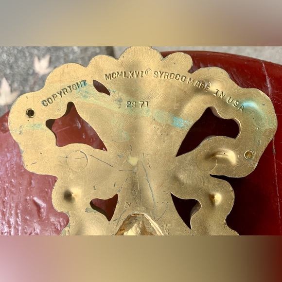 1966 Mid Century Vintage SYROCO Gold Tone Decorative Wall Hanging - Picture 7 of 12